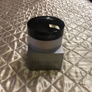 Brand new Laura Mercier translucent powder! 1 oz